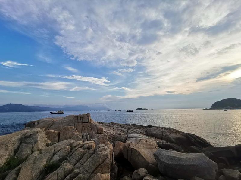 2020年，三思检测海边团建活动